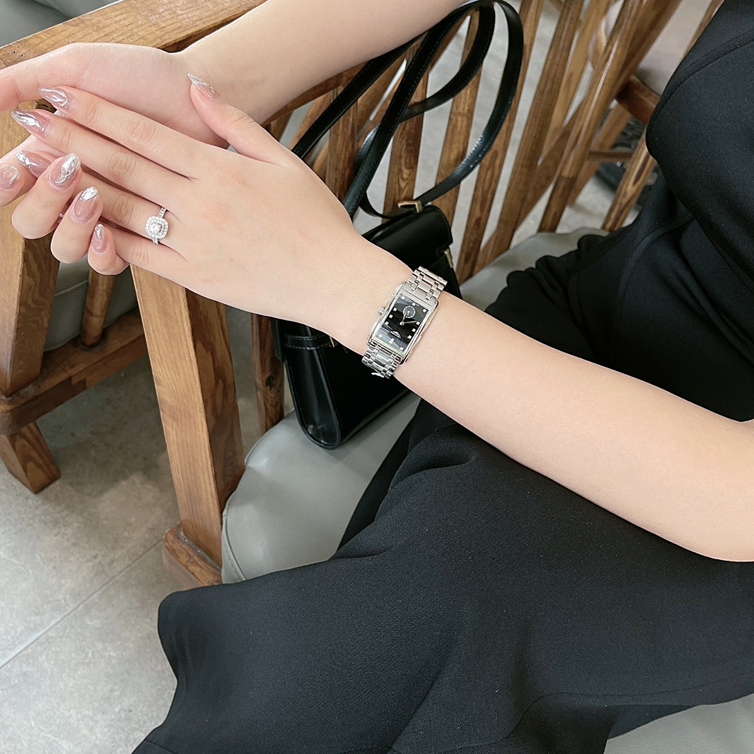 Ảnh 4 của (ĐỒNG HỒ NỮ) (New) Longines DolceVita Quartz L5.512.4.57.6 Diamonds Black Dial Silver Tone ( L55124576 )