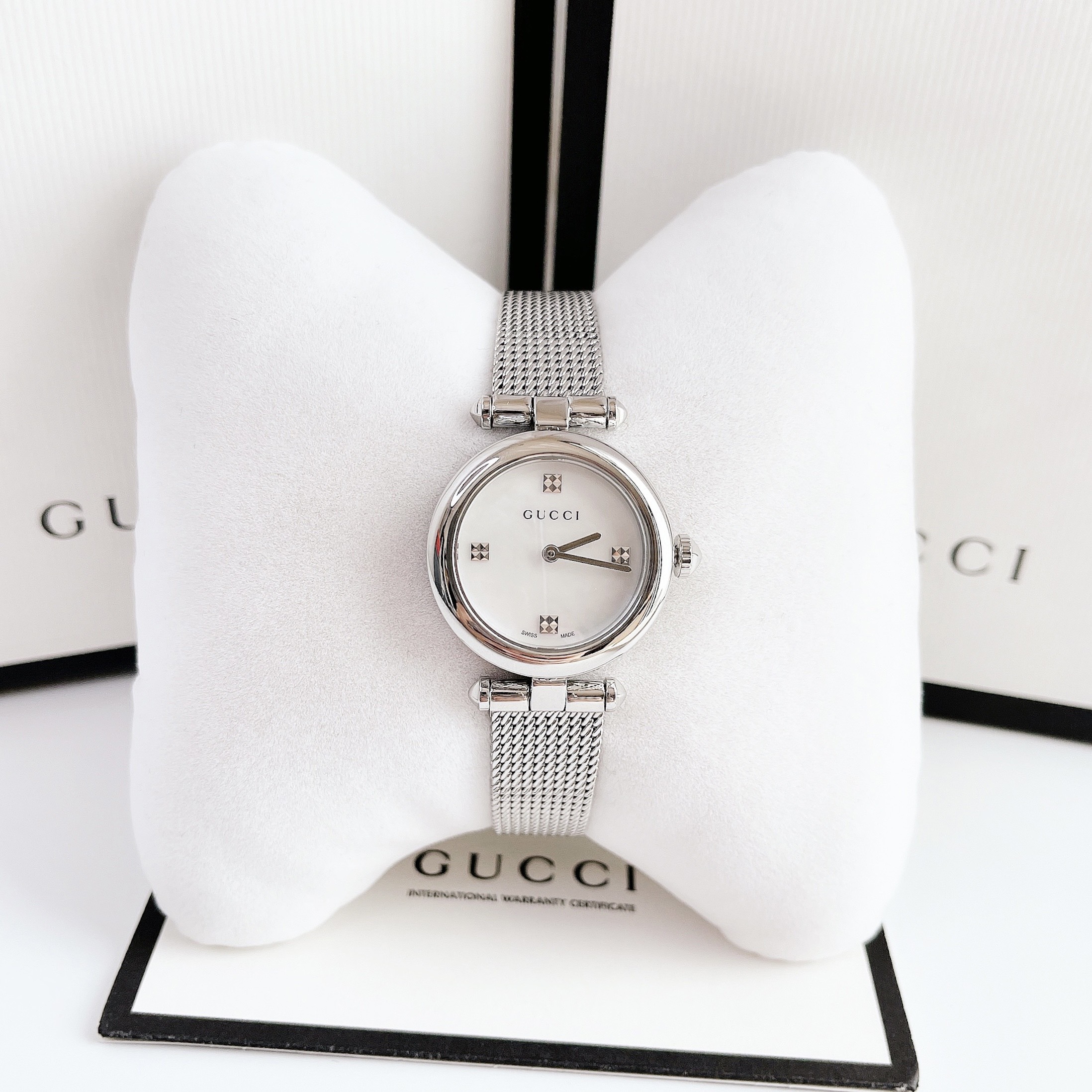 Ảnh 2 của ĐỒNG HỒ NỮ Gucci Diamantissima Mother of Pearl Ladies YA141504, 27mm