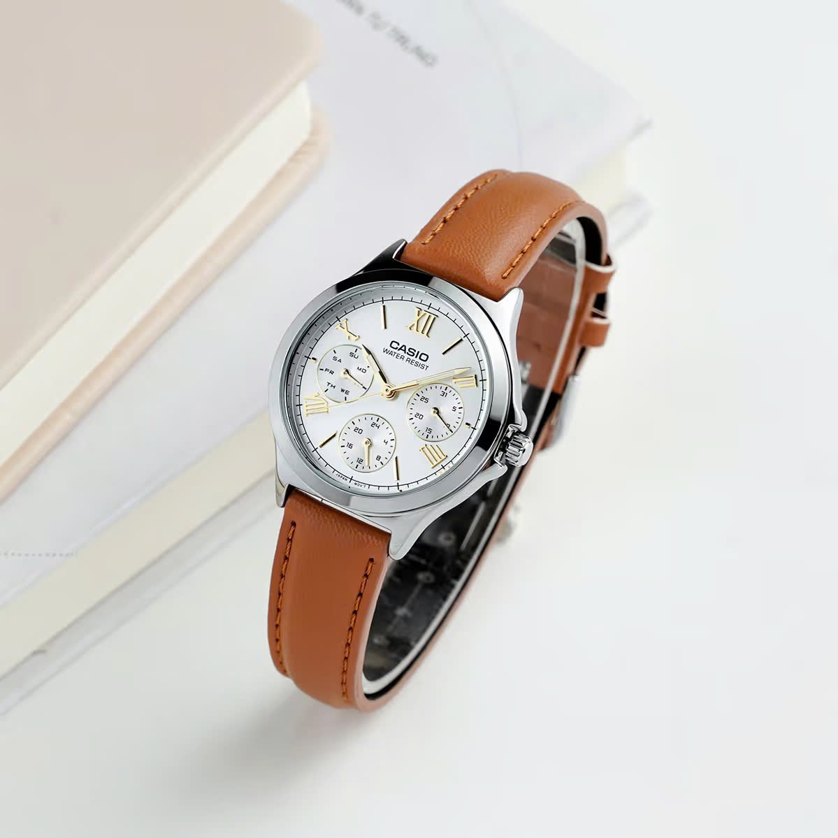 (ĐỒNG HỒ NỮ) Casio LTP-V300L-7A2UDF – Dây da nâu – Quartz (Pin) – Mặt Số 34mm, Kính Cứng, Chống Nước 3ATM