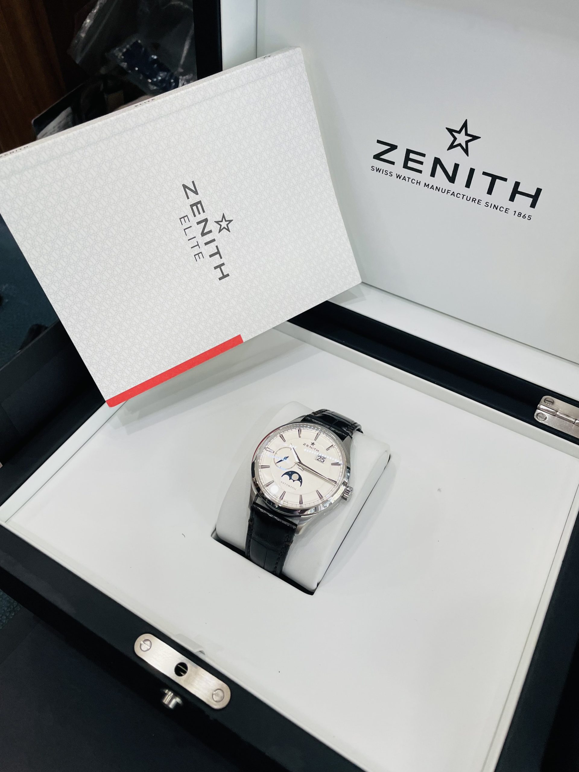 Ảnh 6 của [Deal Lướt] Zenith Captain Moonphase Automatic Men's Watch 03214369101C498