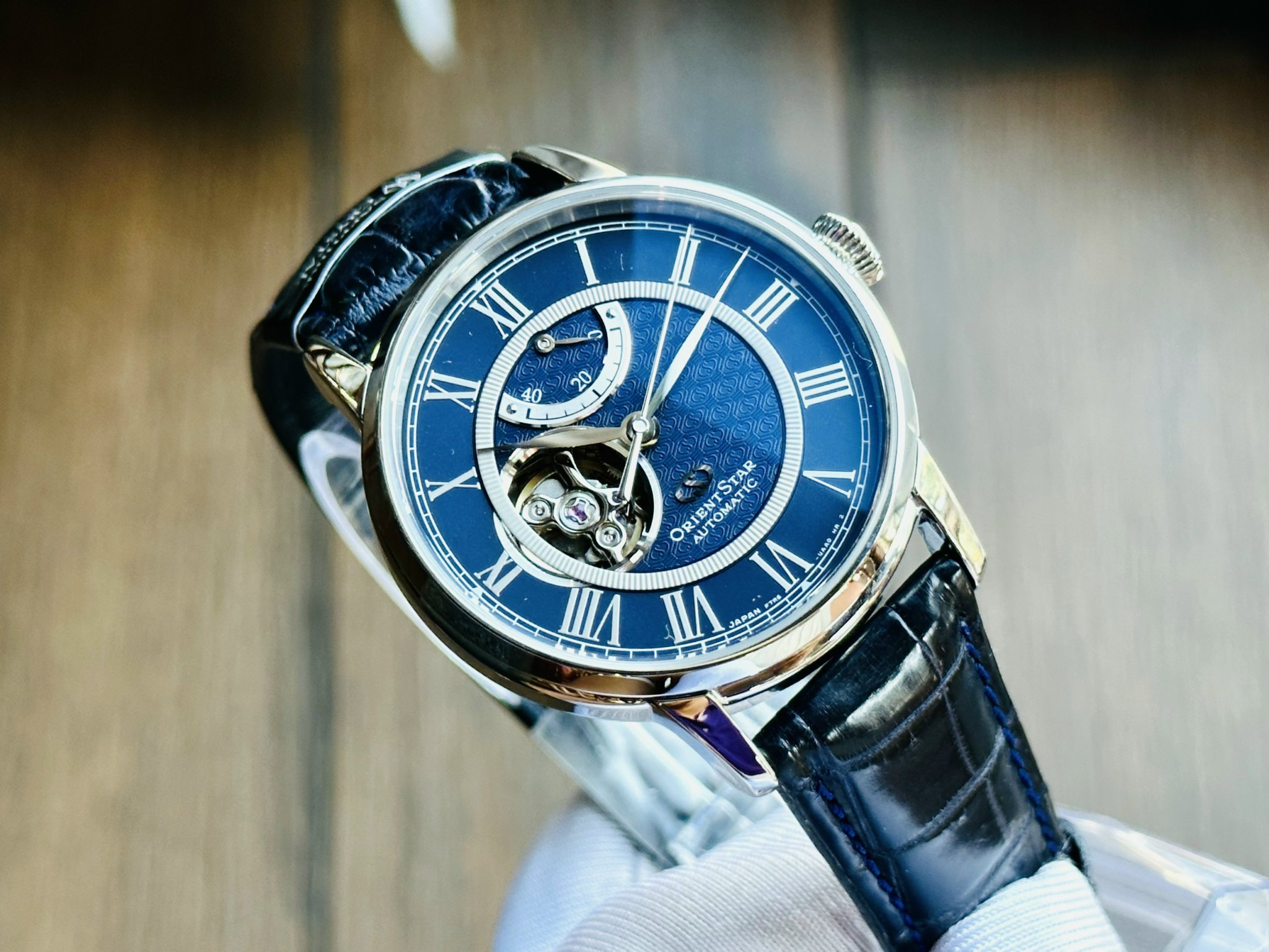 Ảnh 2 của (ĐỒNG HỒ NAM) ORIENT STAR AUTOMATIC OPEN HEART RK-HH0002L RKHH0002L 40mm