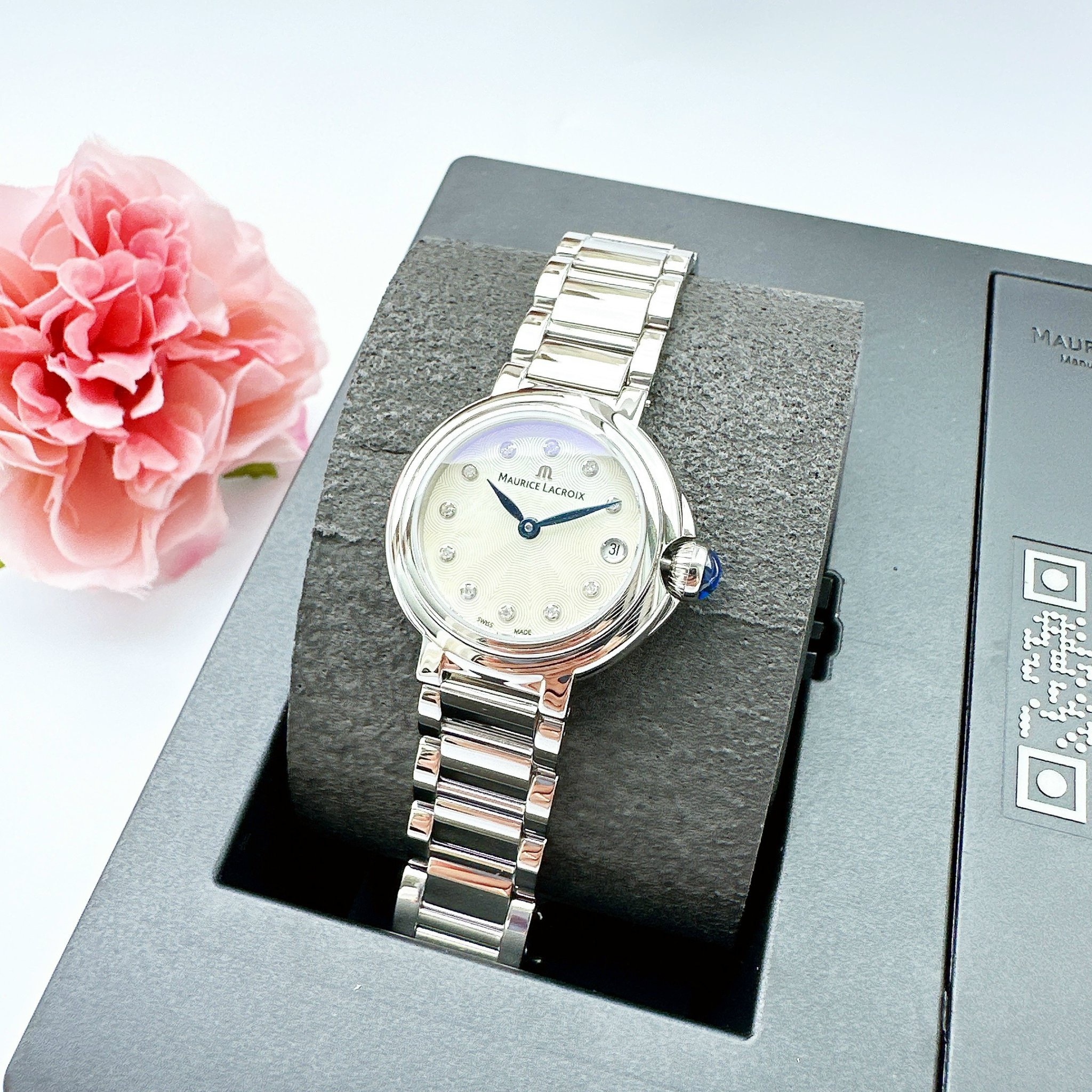 Ảnh 2 của ĐỒNG HỒ NỮ Maurice Lacroix Fiaba Mother of Pearl 28mm FA1003-SS002-110-1
