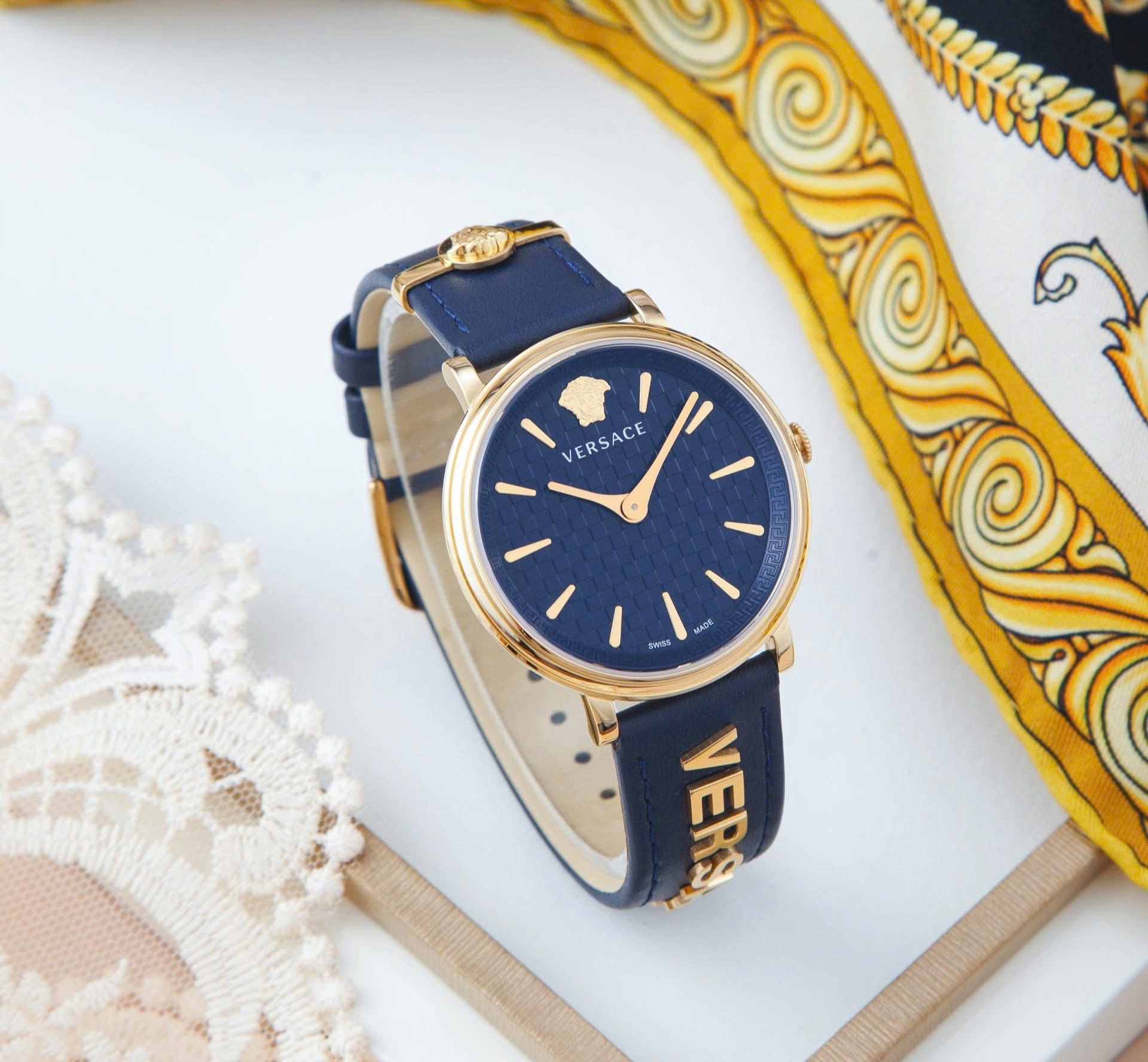 (ĐỒNG HỒ NỮ) Versace V-Circle Logomania Edition Watch, 38mm VE8101219